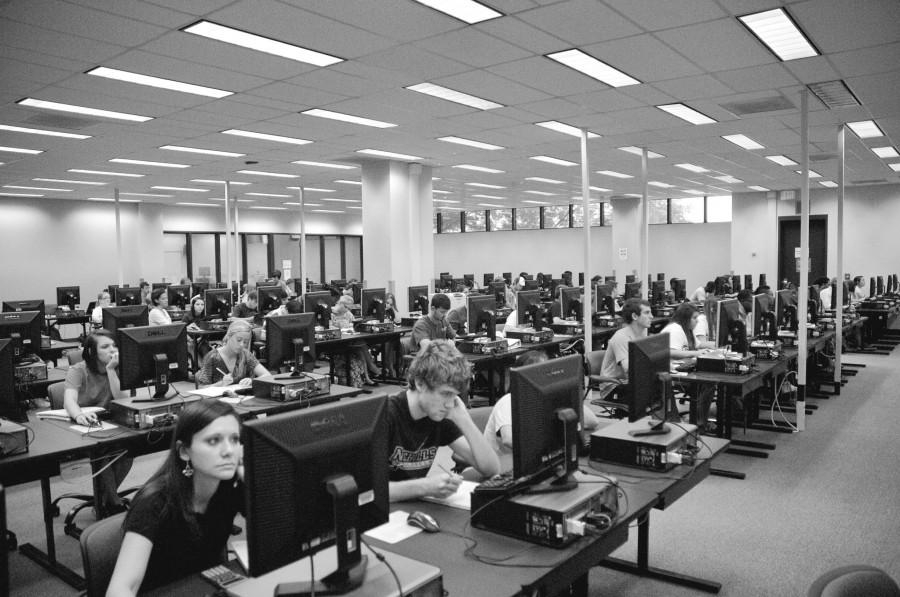 Math 100 and Math 101 students work in the M.E.W. Lab located in Ellender Library on Tuesday, Aug. 30.