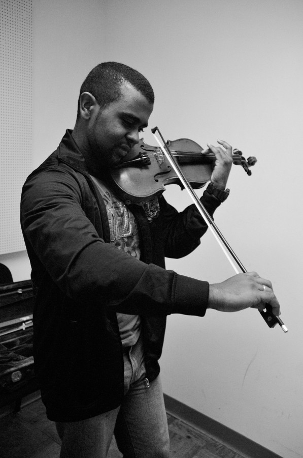 Gilson+Filho%2C+freshman+from+Brazil%2C+qualified+to+participate+in+the+national+competition+for+strings+in+the+South+Central+Division+of+the+Music+Teachers+National+Association+Young+Artist+Competition+in+New+York.