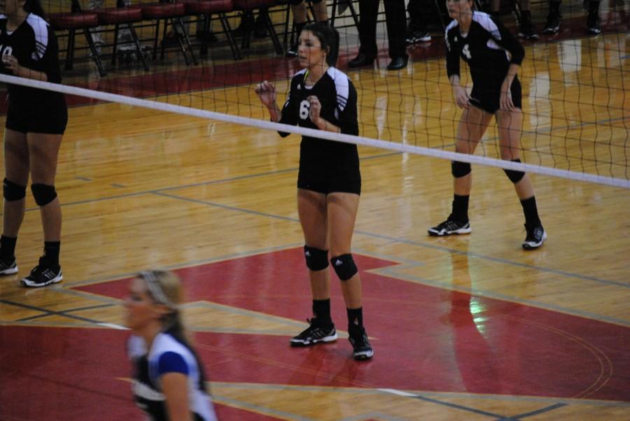 Volleyball middle blocker receives conference award – the nicholls worth