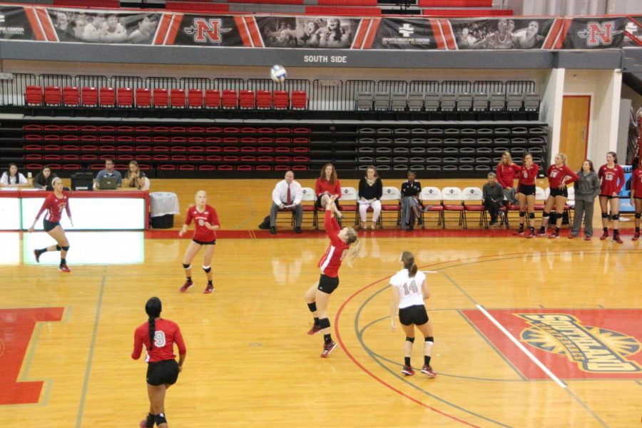 Volleyball defeats Lamar, faces McNeese State Saturday