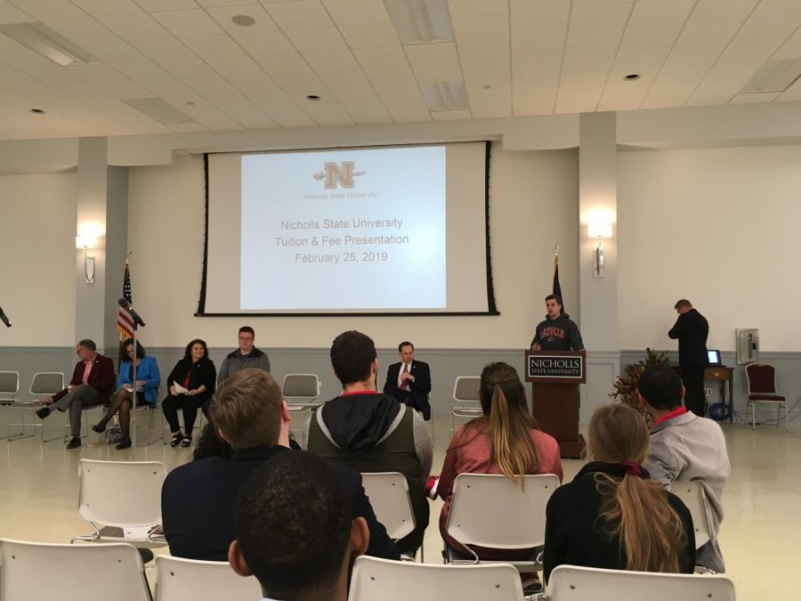 Town hall meeting discusses student fees