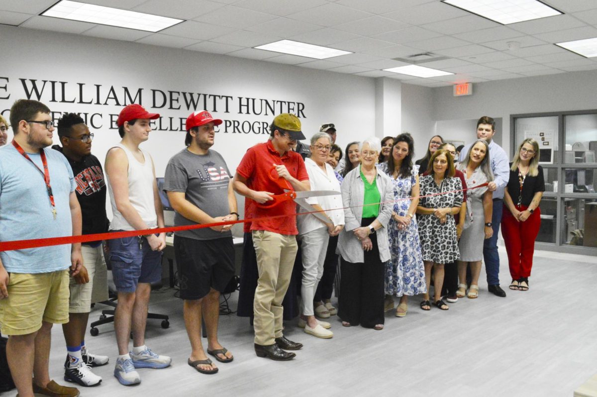 Bridge to Independence cuts ribbon for The William Dewitt Hunter Academic Excellence Program.