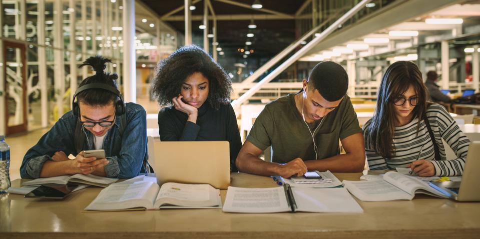 Opinion – Letter from a Junior: 5 tips to survive midterms
